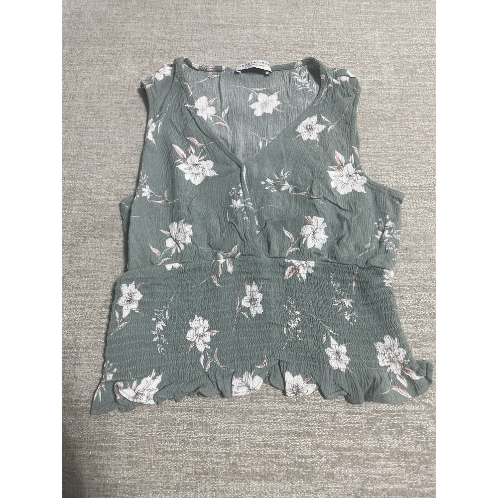Paper Crane Top Women’s Small Cropped Green Floral Short Sleeve V Neck Blouse